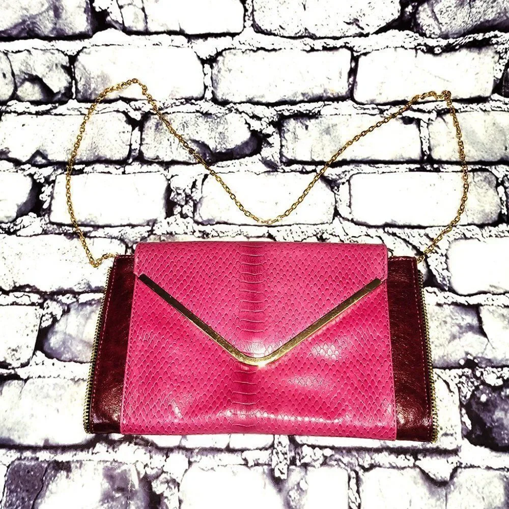 Urban Expressions brand tag