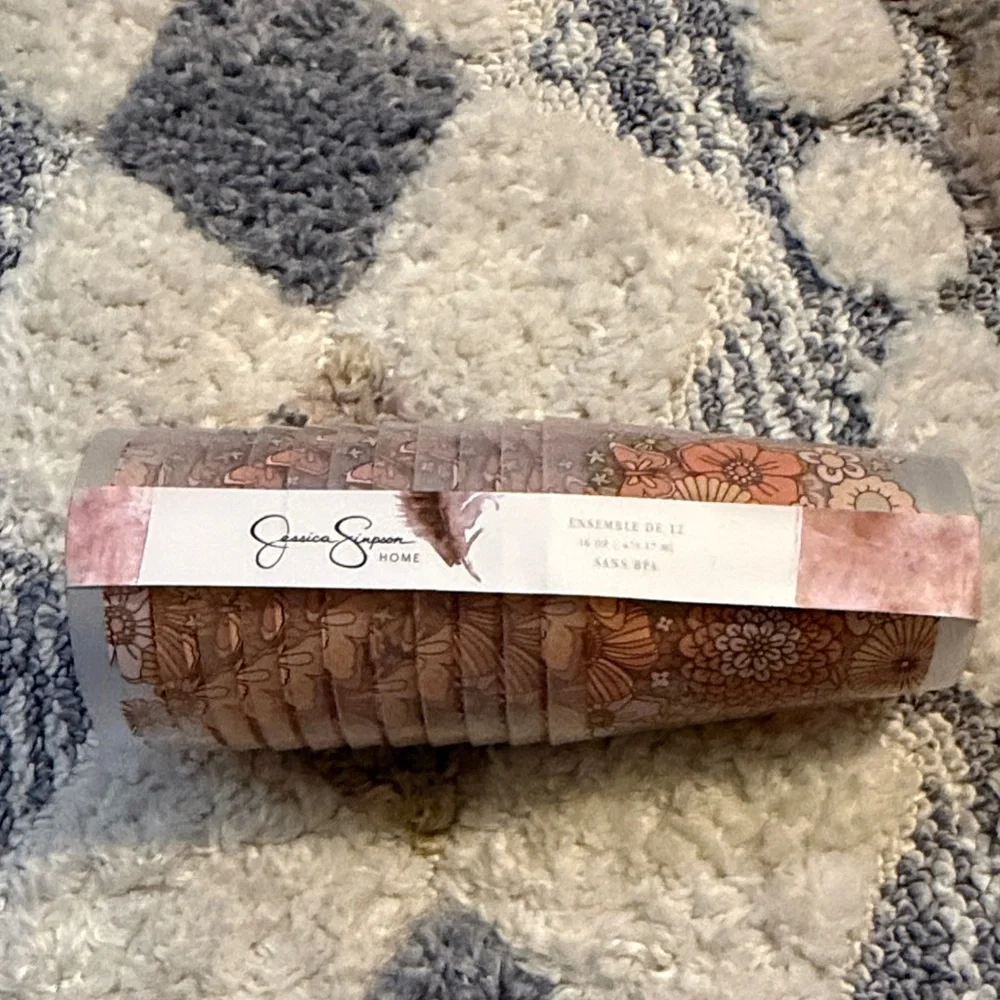 Jessica Simpson floral simpson charm
