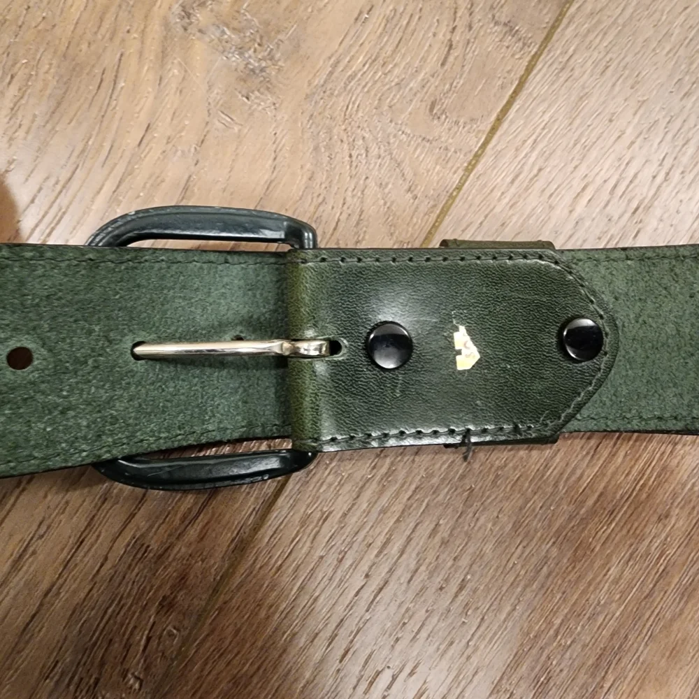 Vintage forest green
