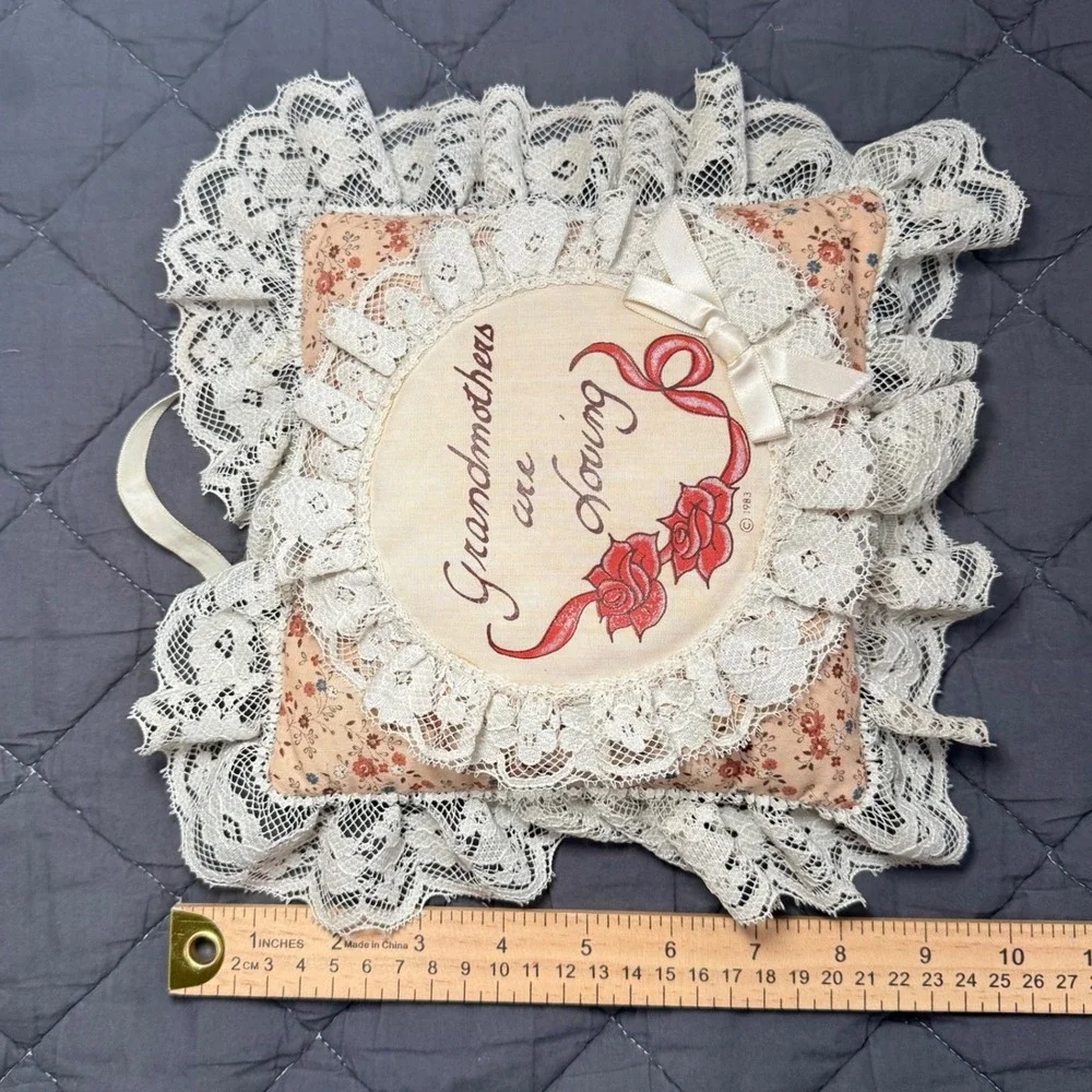 N/A vintage decorative