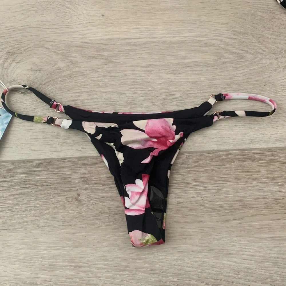 NEW Frankie’s Bikini Black Floral Bikini