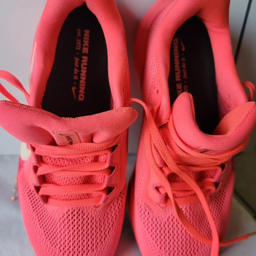 Nike vibrant coral
