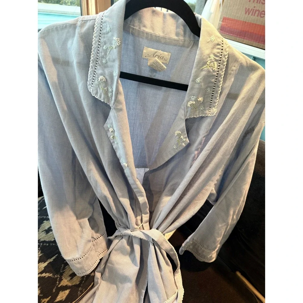 Aria light blue