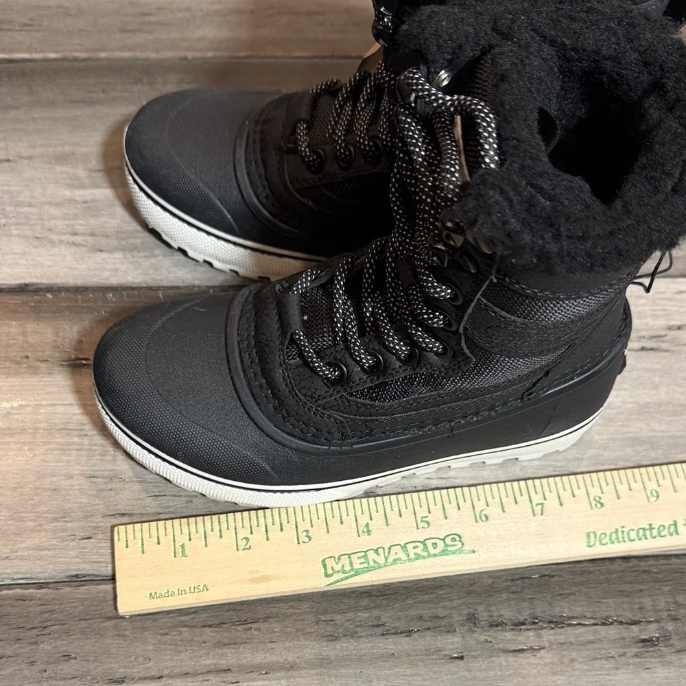 Quiksilver lace up