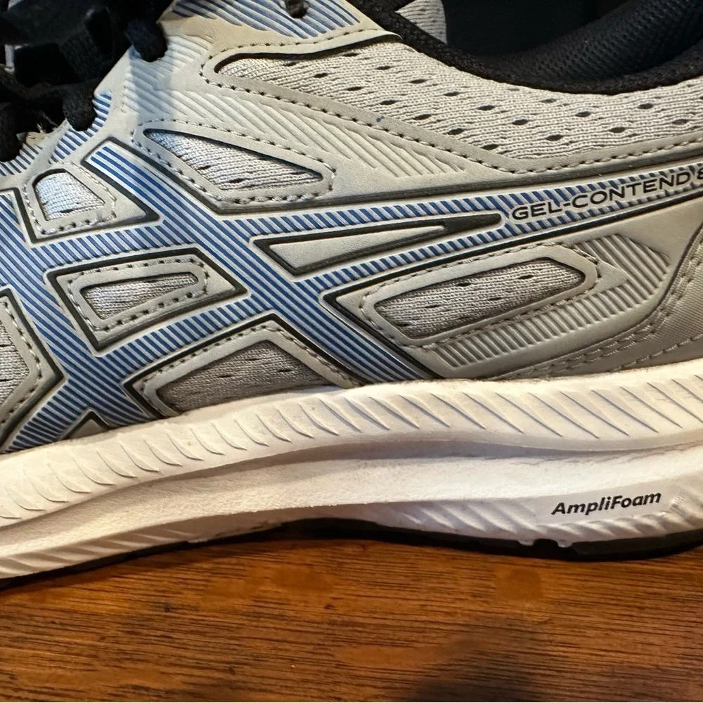 Asics sleek athletic