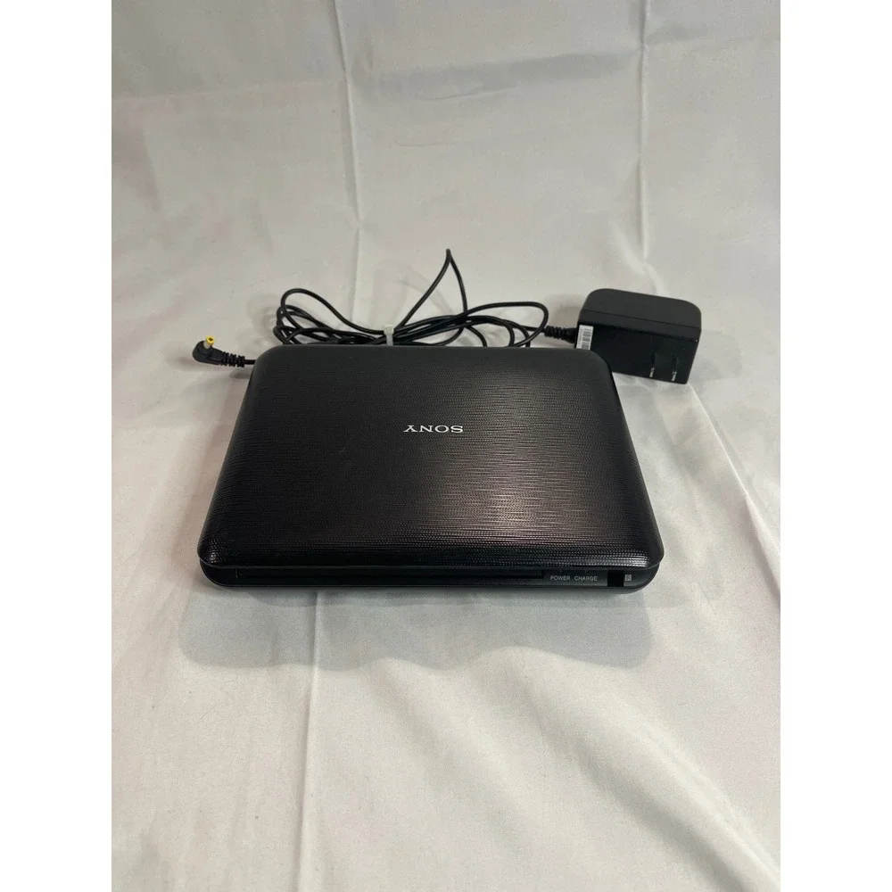 Sony DVP-FX750 Portable DVD Player 7 Inch Widescreen Black with AC Adapter WORKS