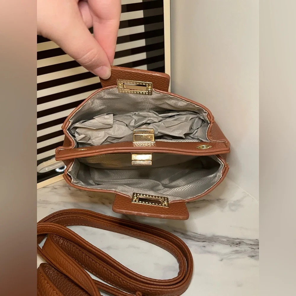 N/A elegant brown