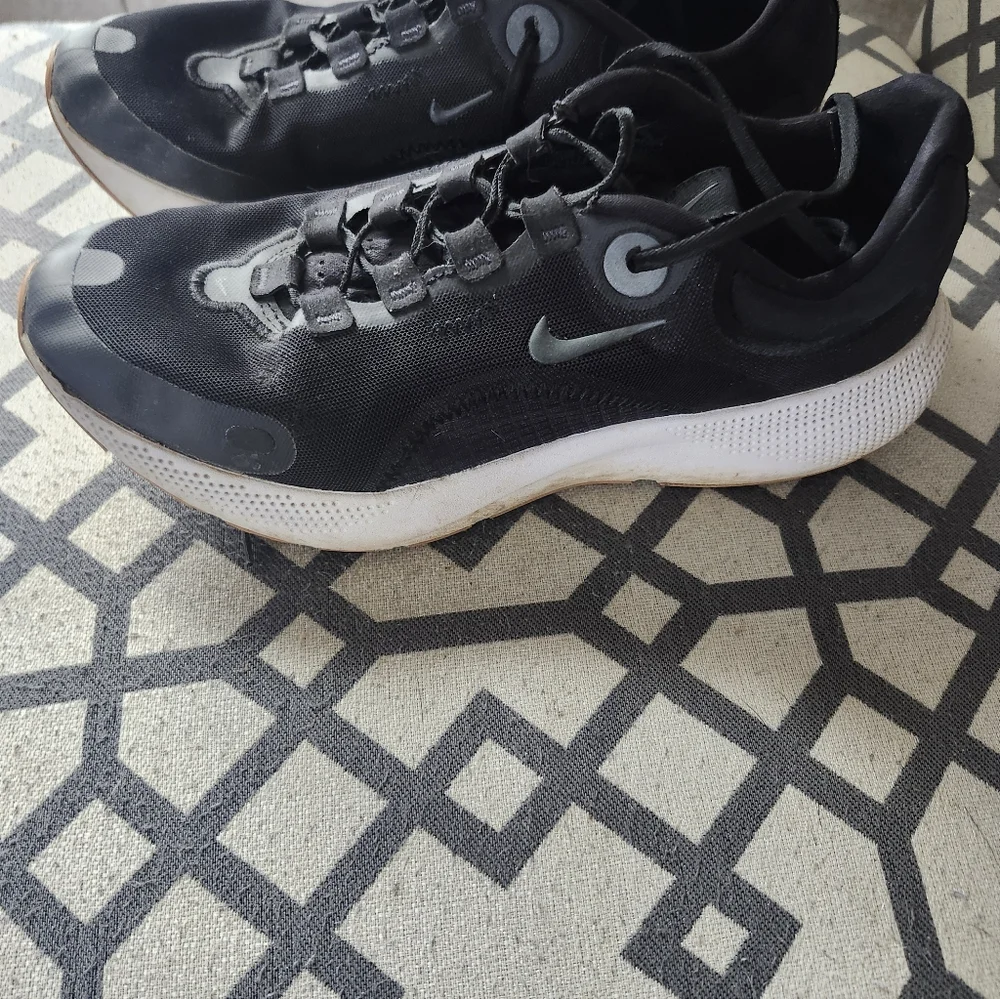 Nike react escape