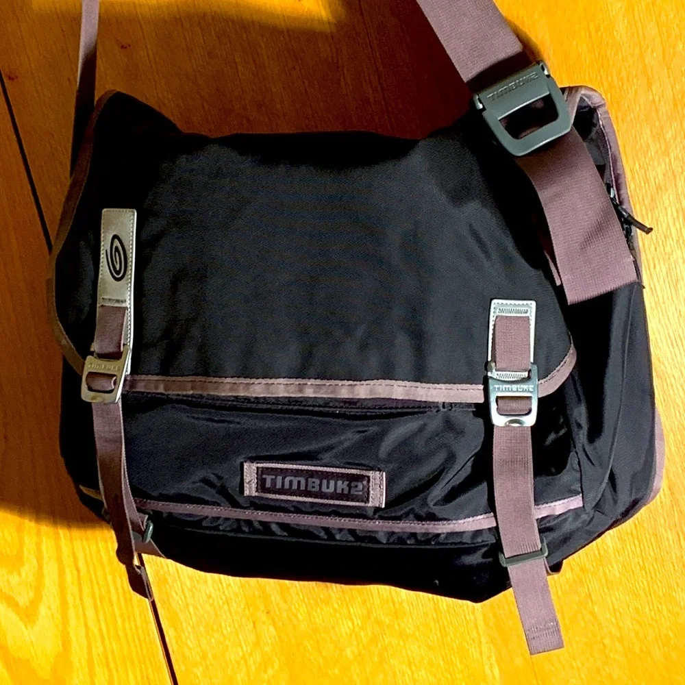 Timbuk2 large Command messenger padded laptop travel bag crossbody carry on VGUC