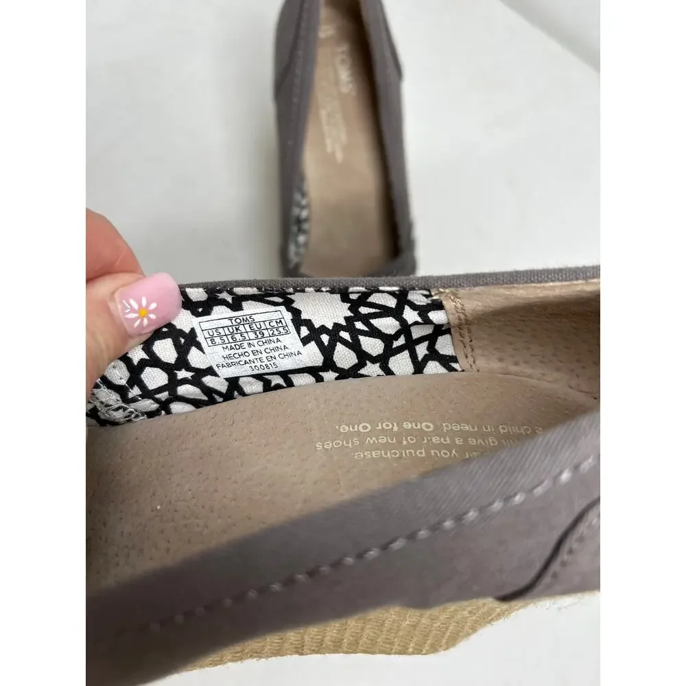 Toms ash gray