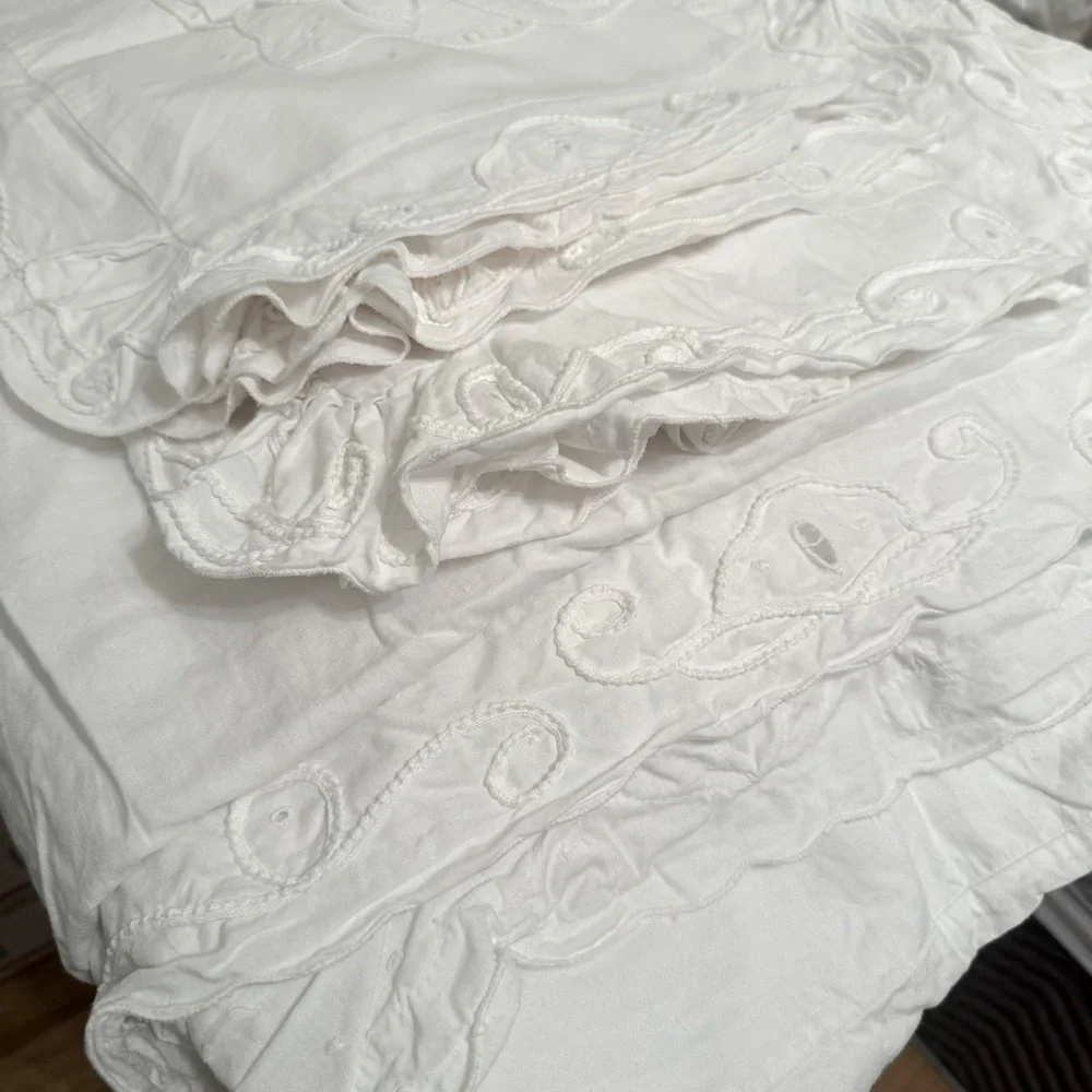 Vintage embroidered scalloped