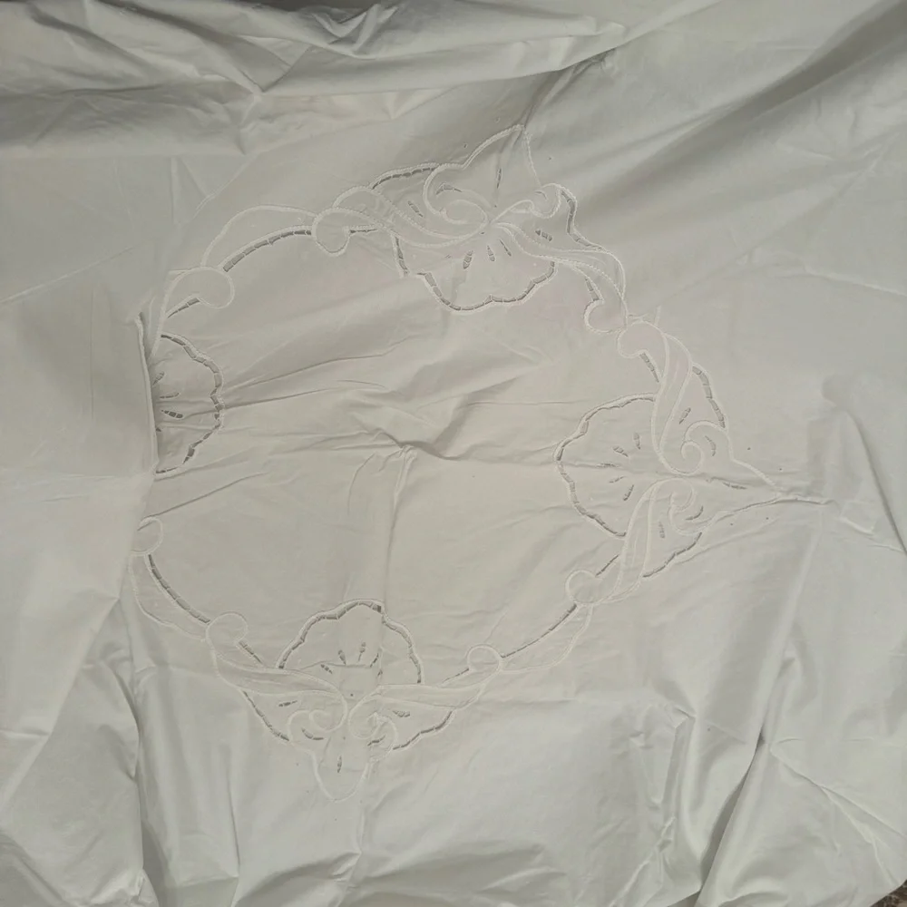Vintage embroidered scalloped
