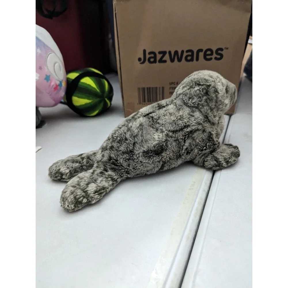 Douglas speckles seal