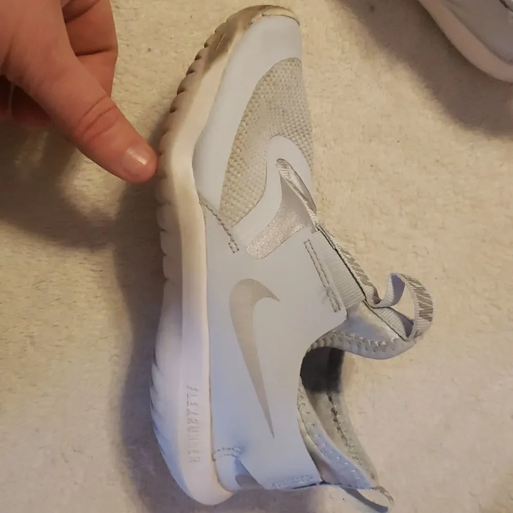 𝅺Nike Baby Blue Flexrunner Youth Size 1‎