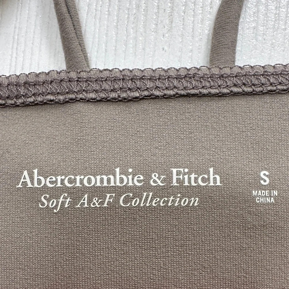 Abercrombie & Fitch chic taupe
