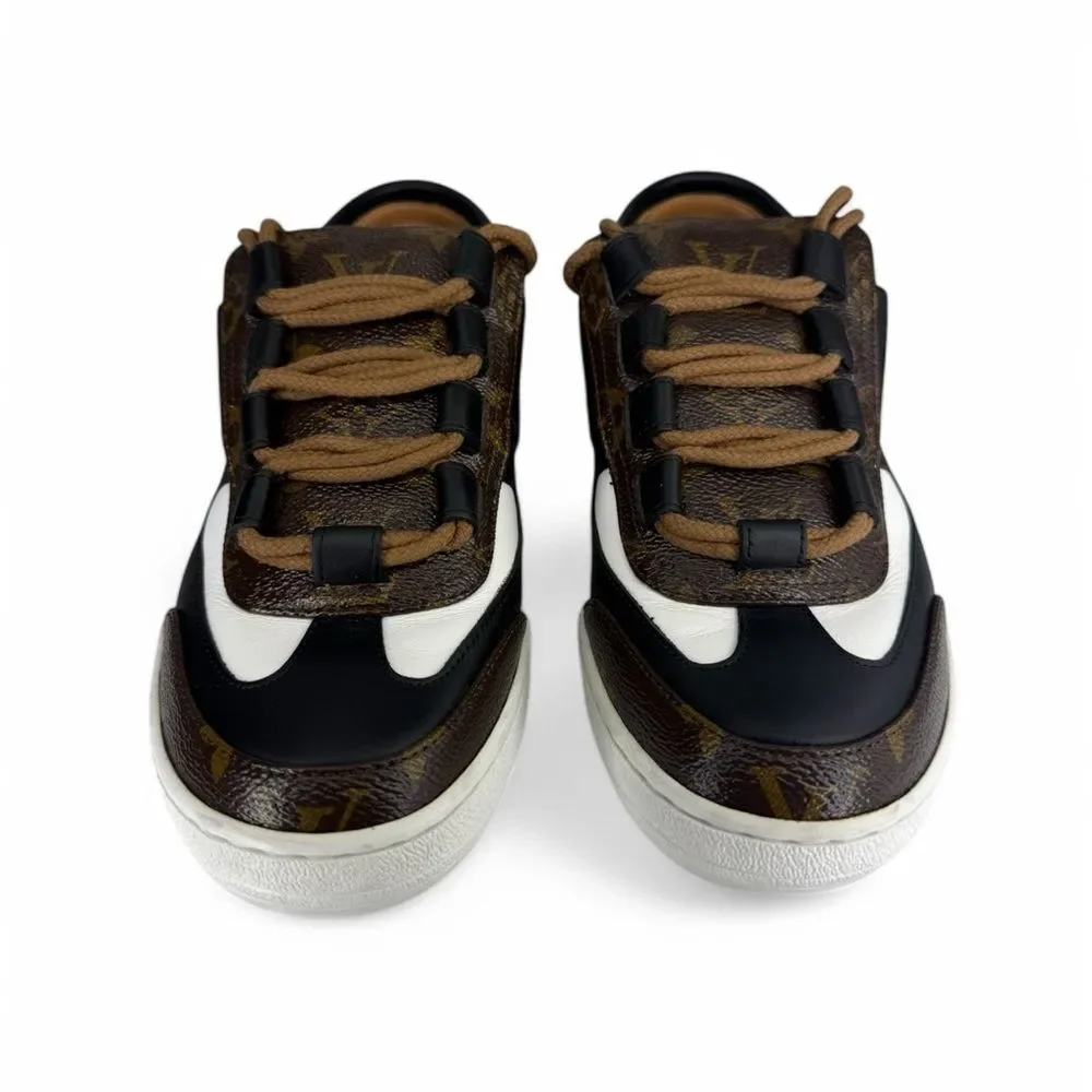 Louis Vuitton features step