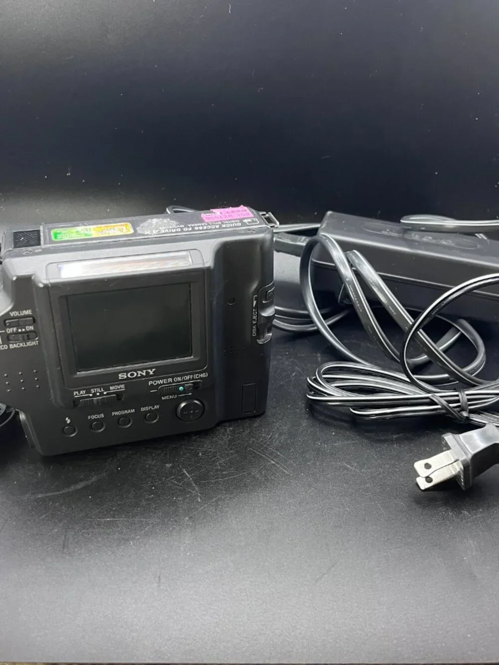 Sony pixel charger comes