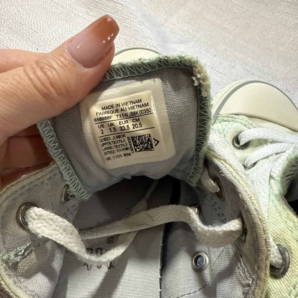 Converse stylish light