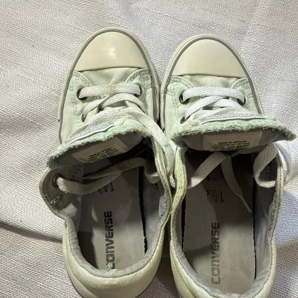 Converse stylish light