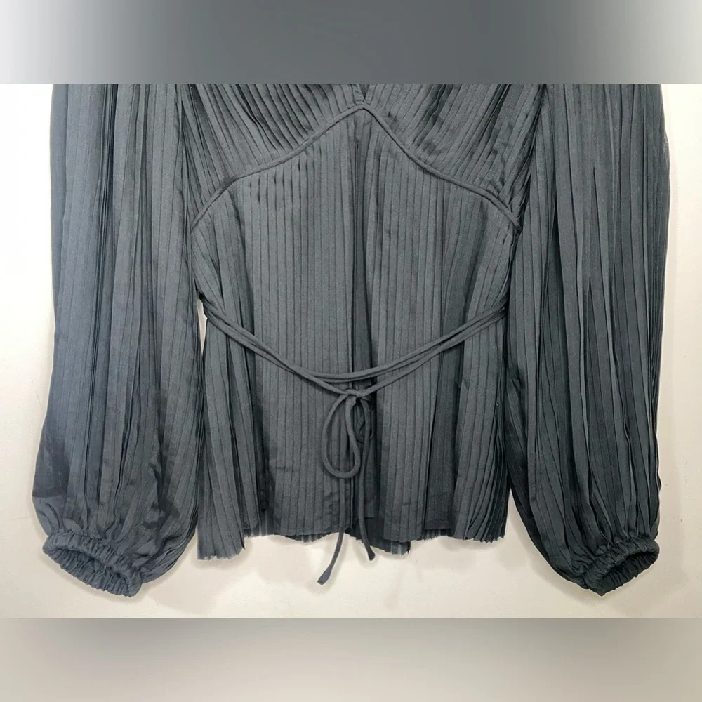 Banana Republic lower neck