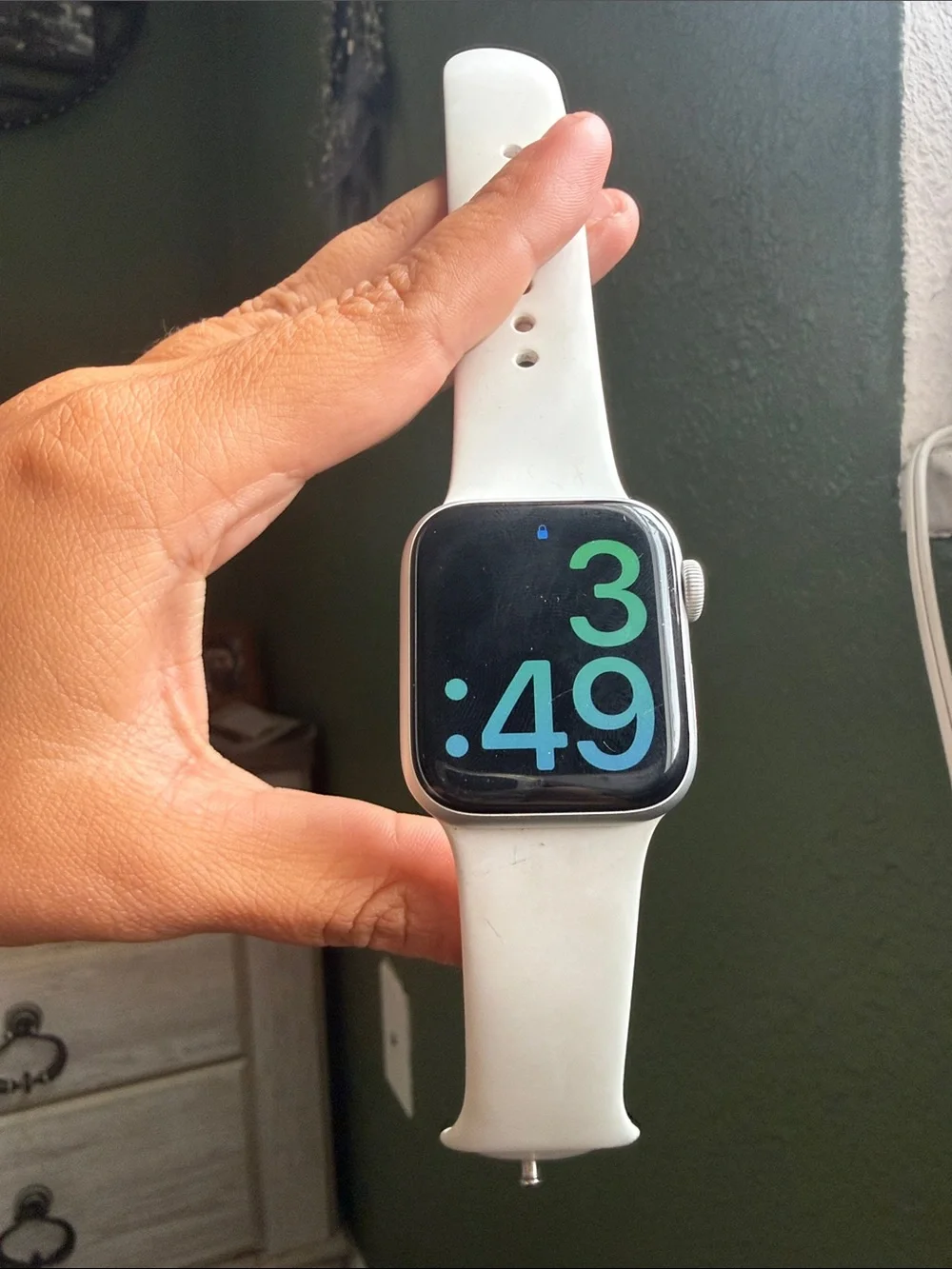Apple smartwatch white