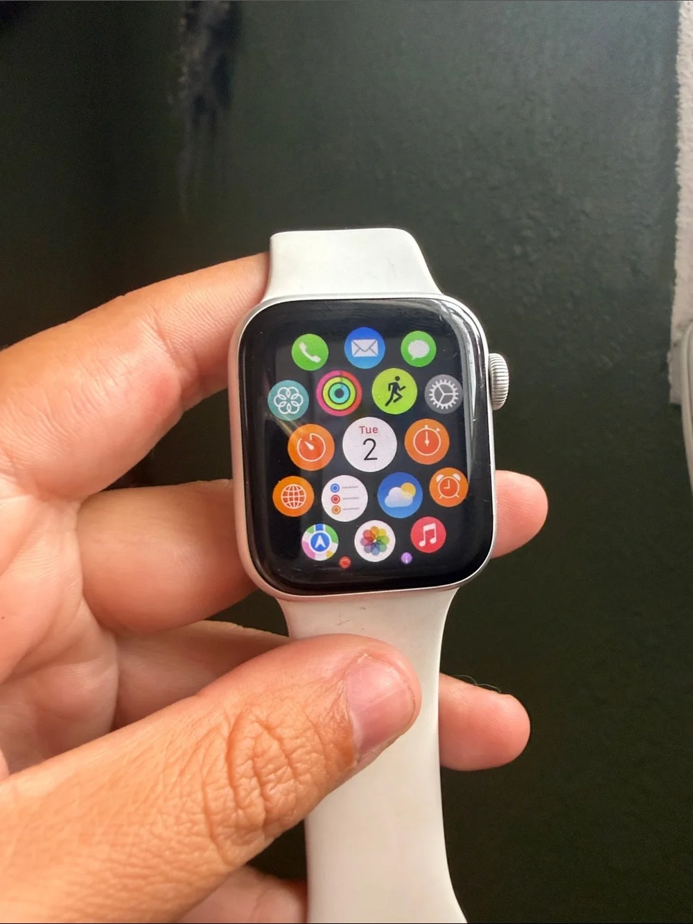 Apple smartwatch white