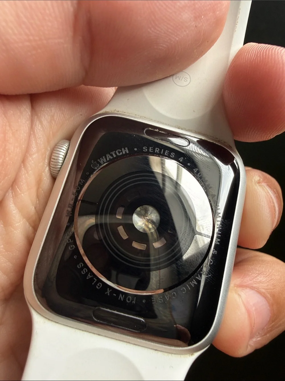 Apple smartwatch white