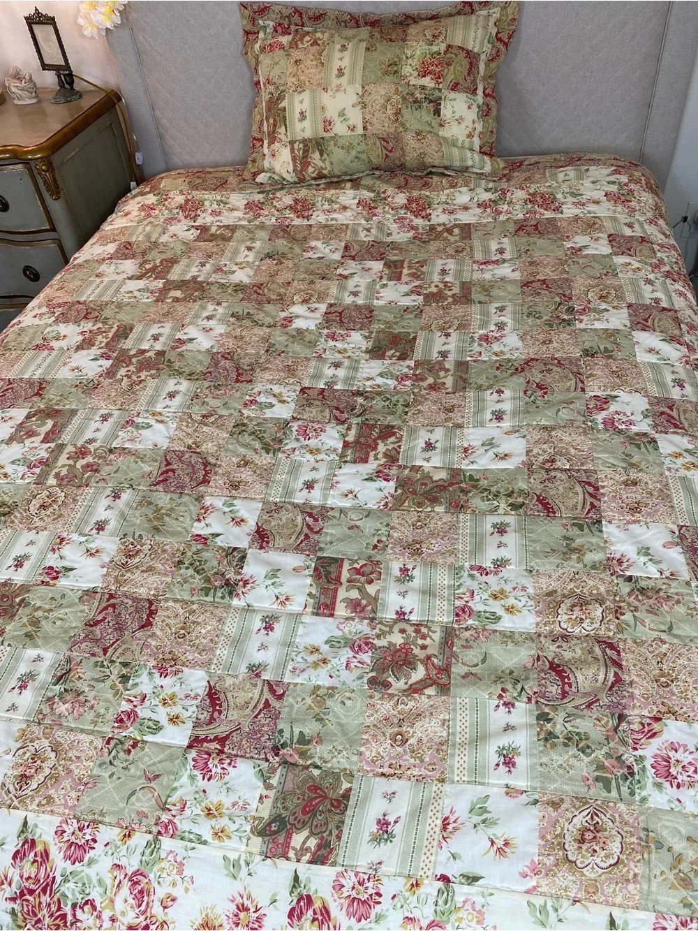 Vintage patchwork style comforter w/ sham floral Queen