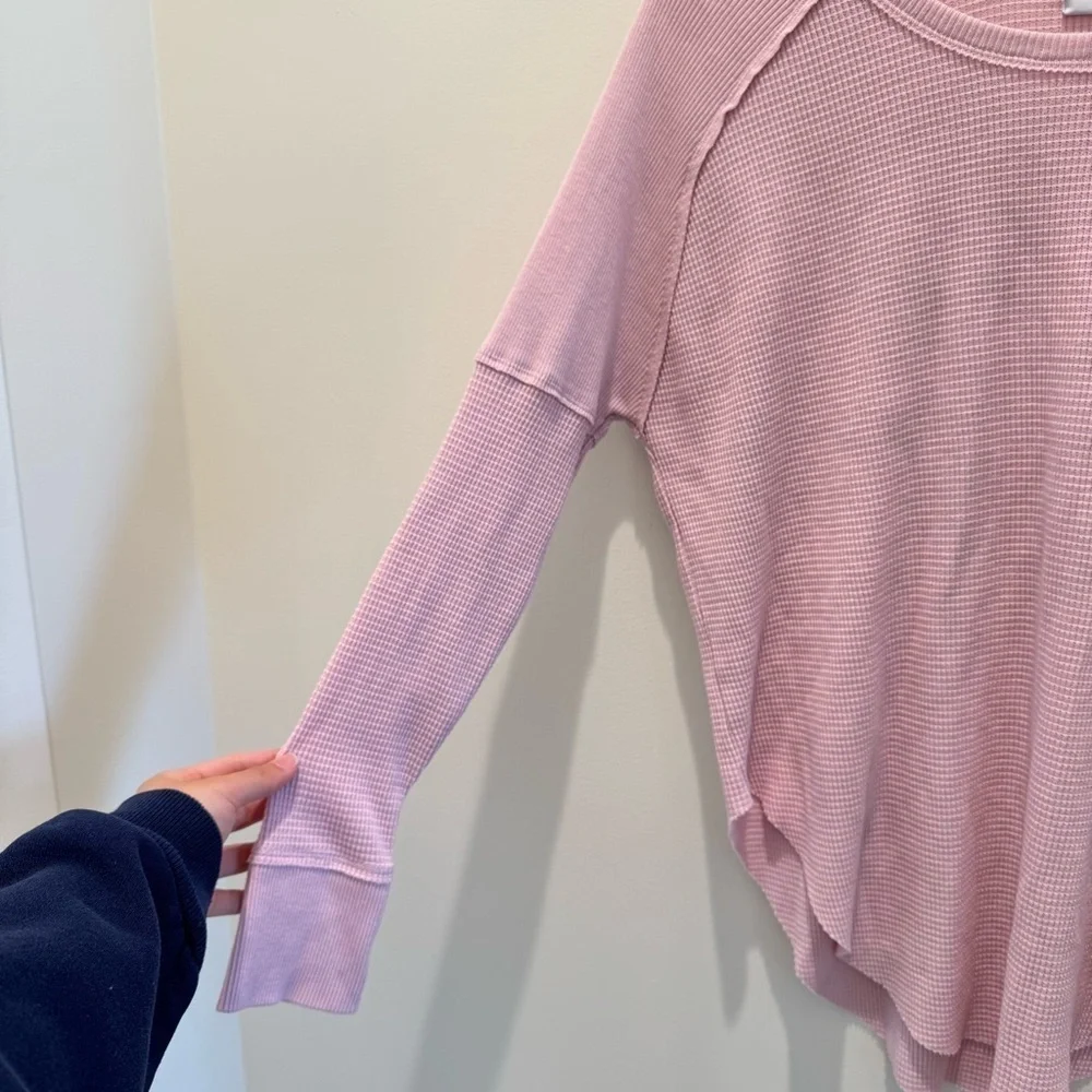 Aritzia Tna Alder Thermal Waffle knit long sleeve light pink  Size M