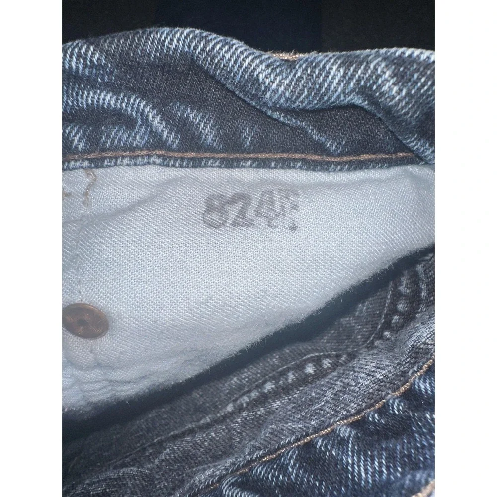 Levis everyday opening