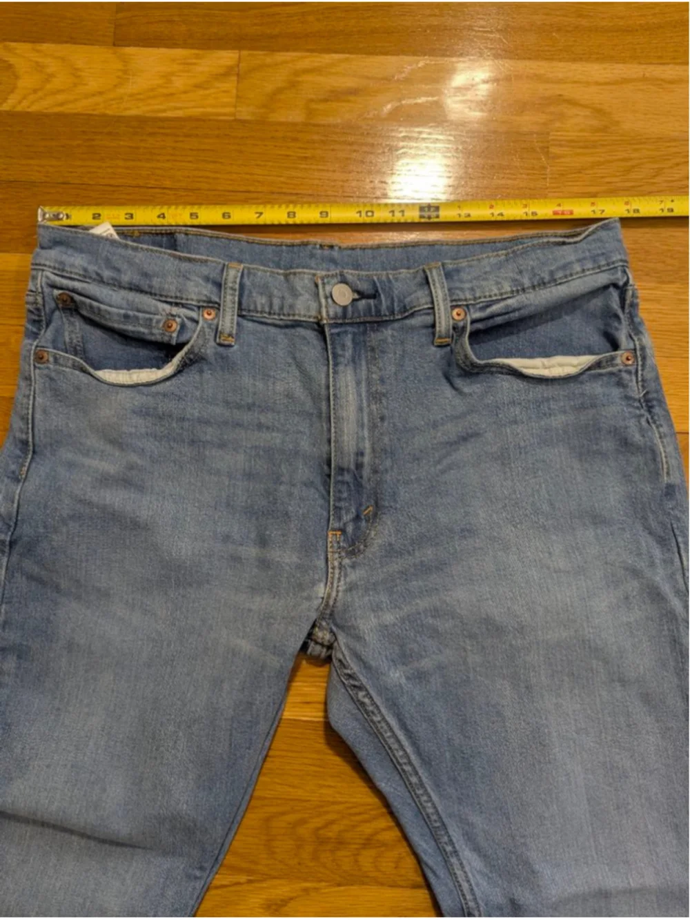 Levis levi 513