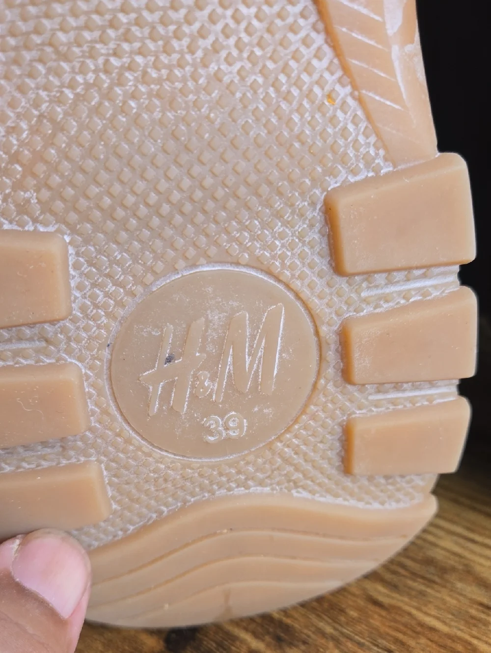 H&M shoe sole