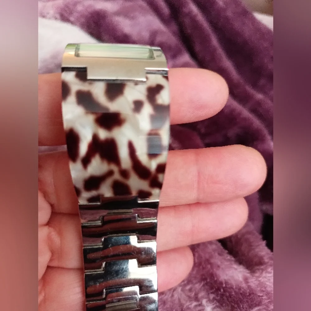 Betsey Johnson square face