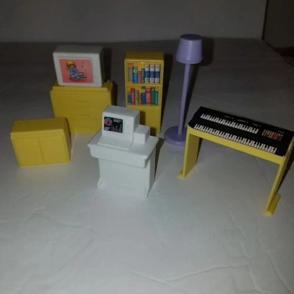 Mini Doll Set w/Accessories