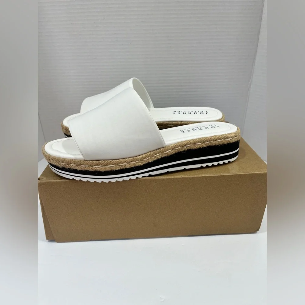 Journee Collection inches upper part