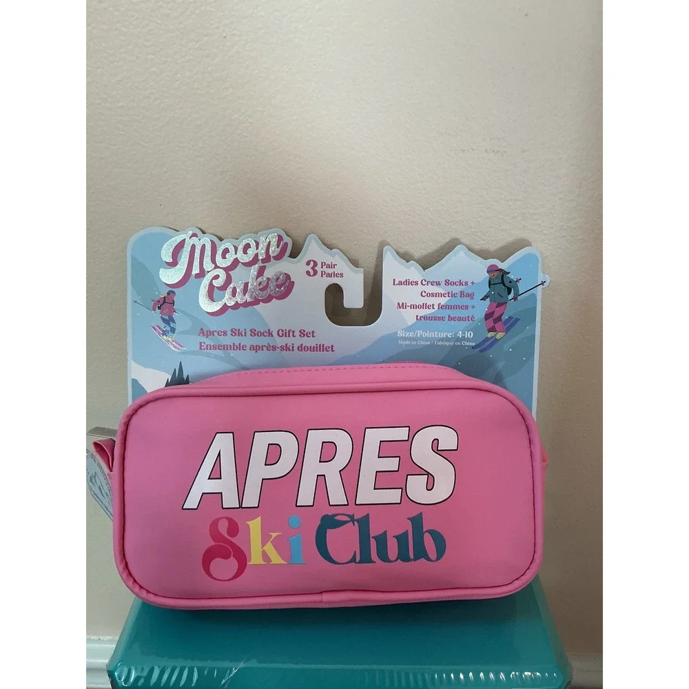 Moon Cake Après Ski Gift Set Pink Cosmetic Bag 3 Pair Crew‎ Socks