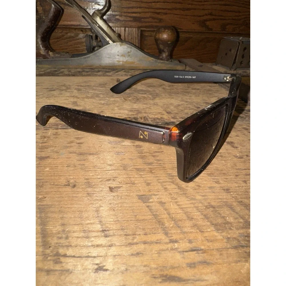 N/A brown polarized