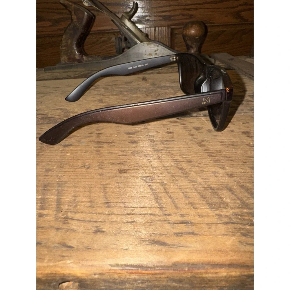 N/A brown polarized