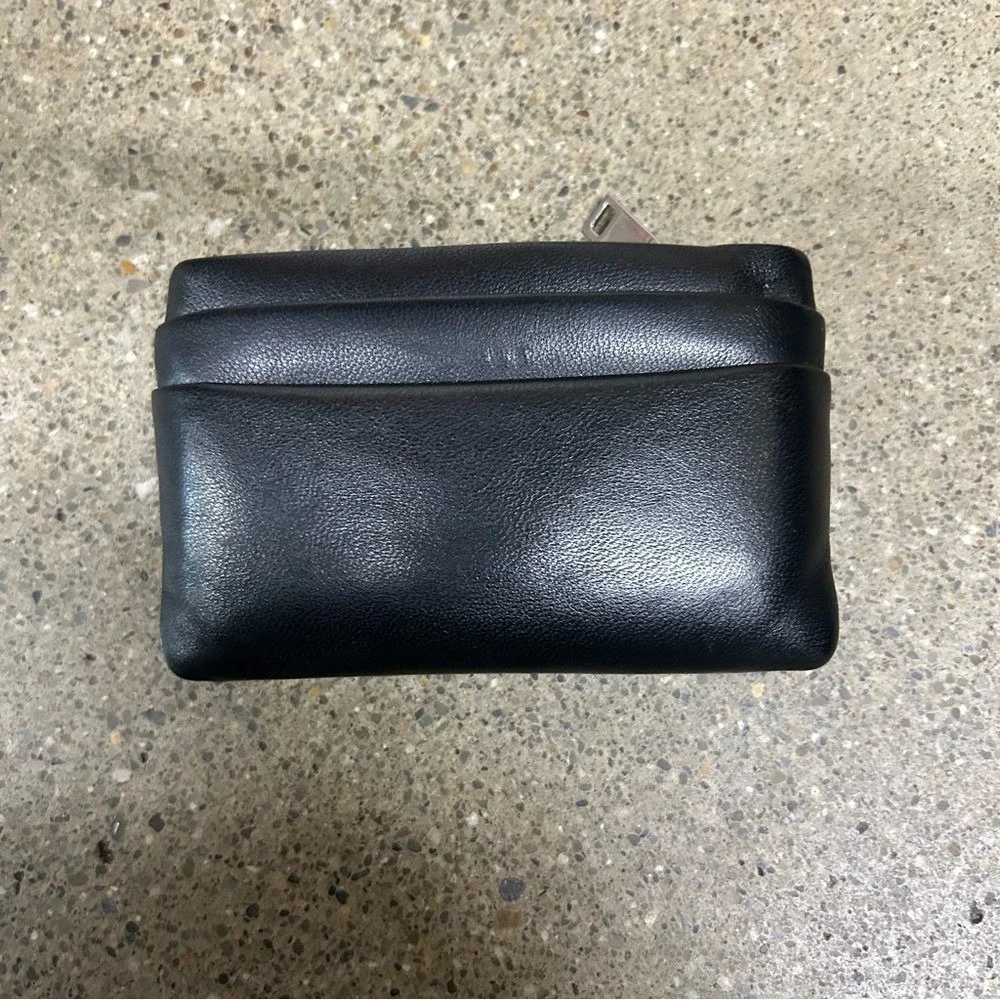 Saint Laurent color black fast