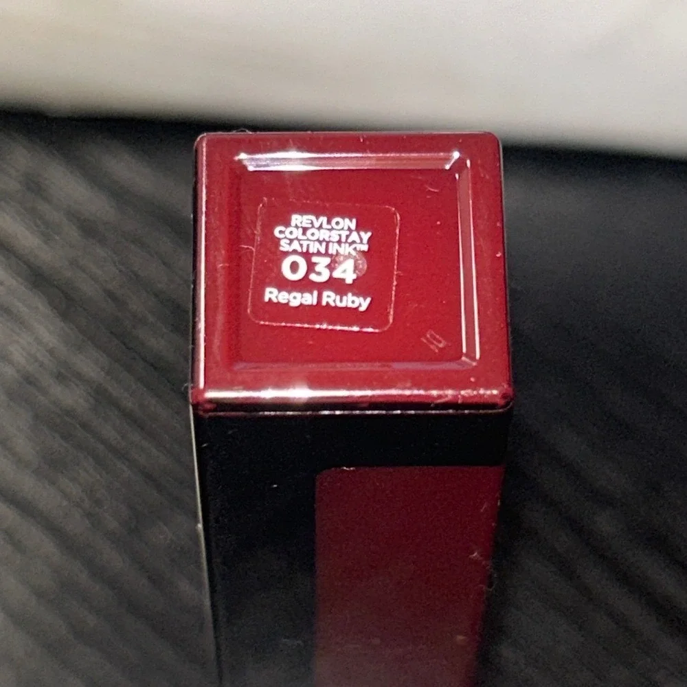 Revlon colorstay satin