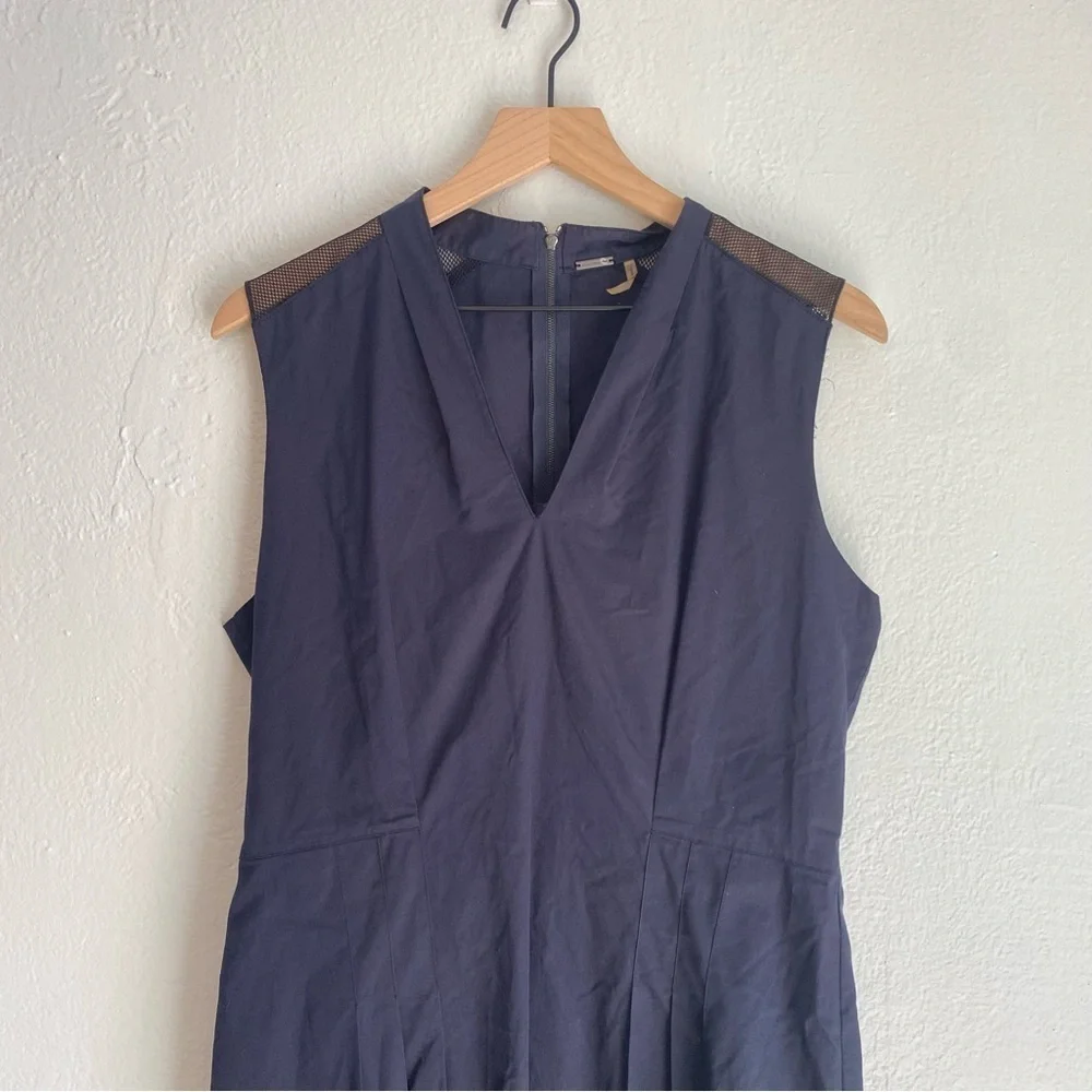 Elie Tahari elegant navy