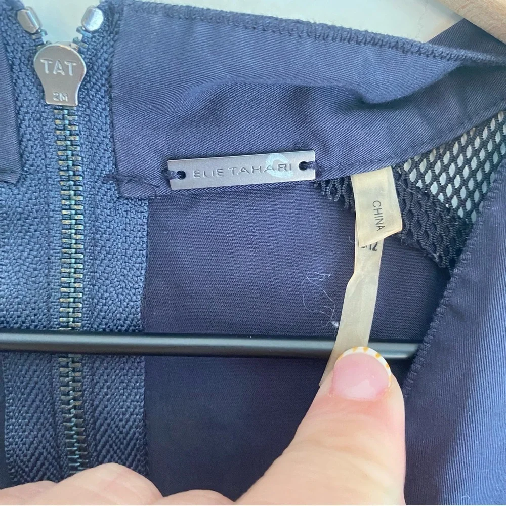 Elie Tahari elegant navy