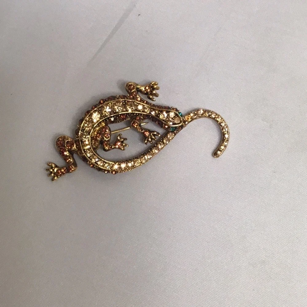 N/A pin brooch
