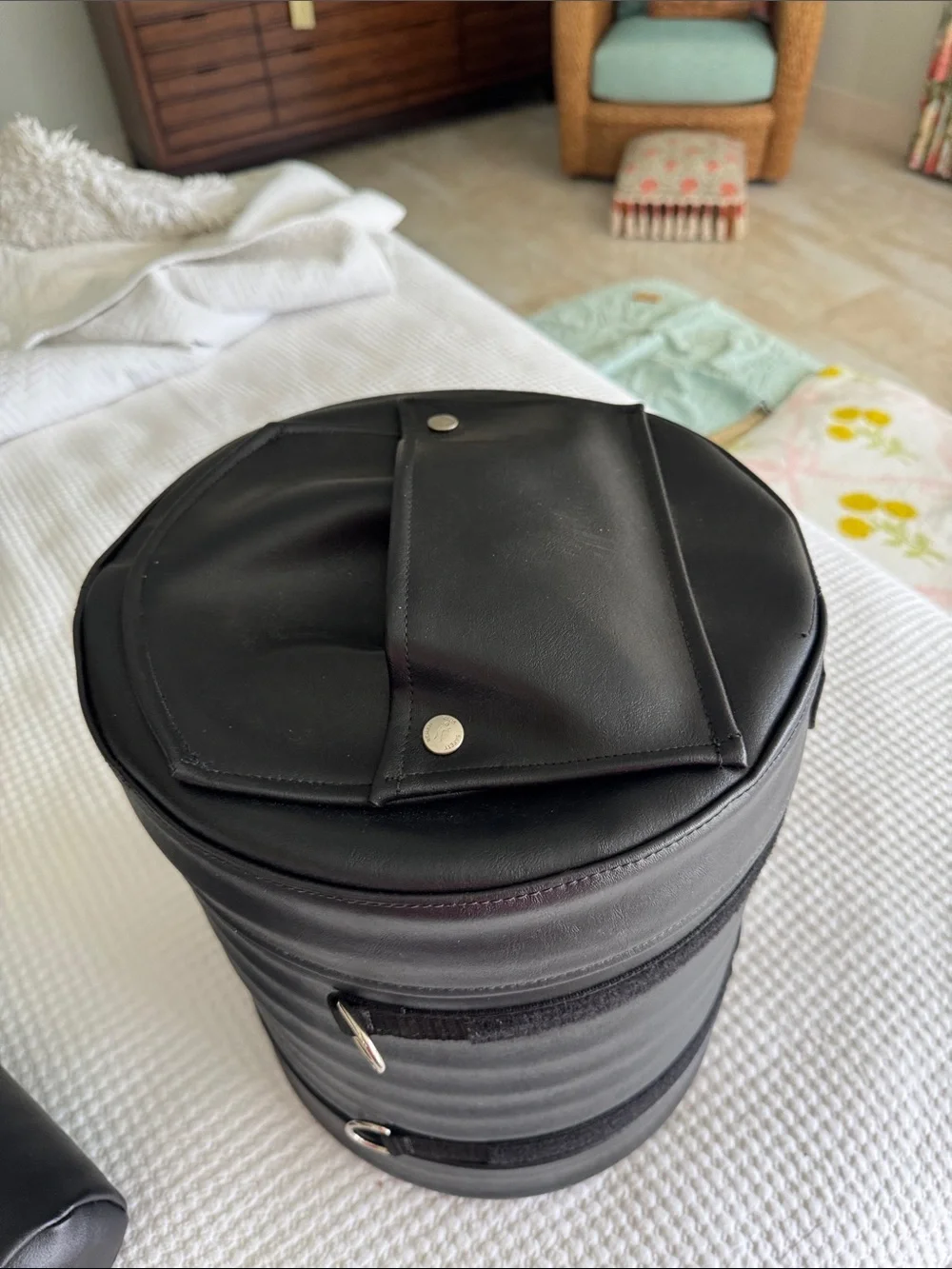 Black Men's Cylindrical Leather Travel Bag