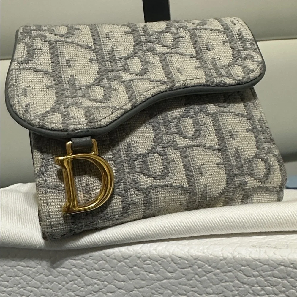 Dior chic wallet