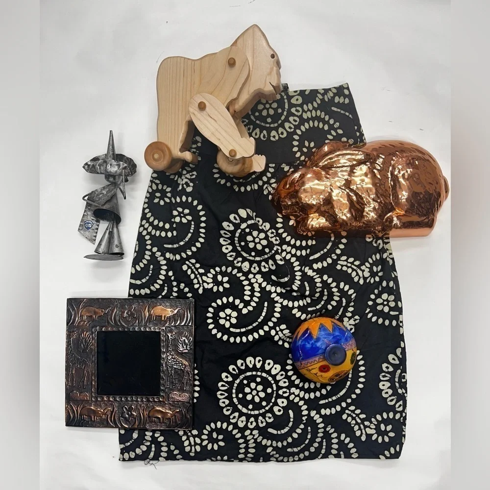 TABLEAU SAFARI  SIX Handpicked OBJECTS