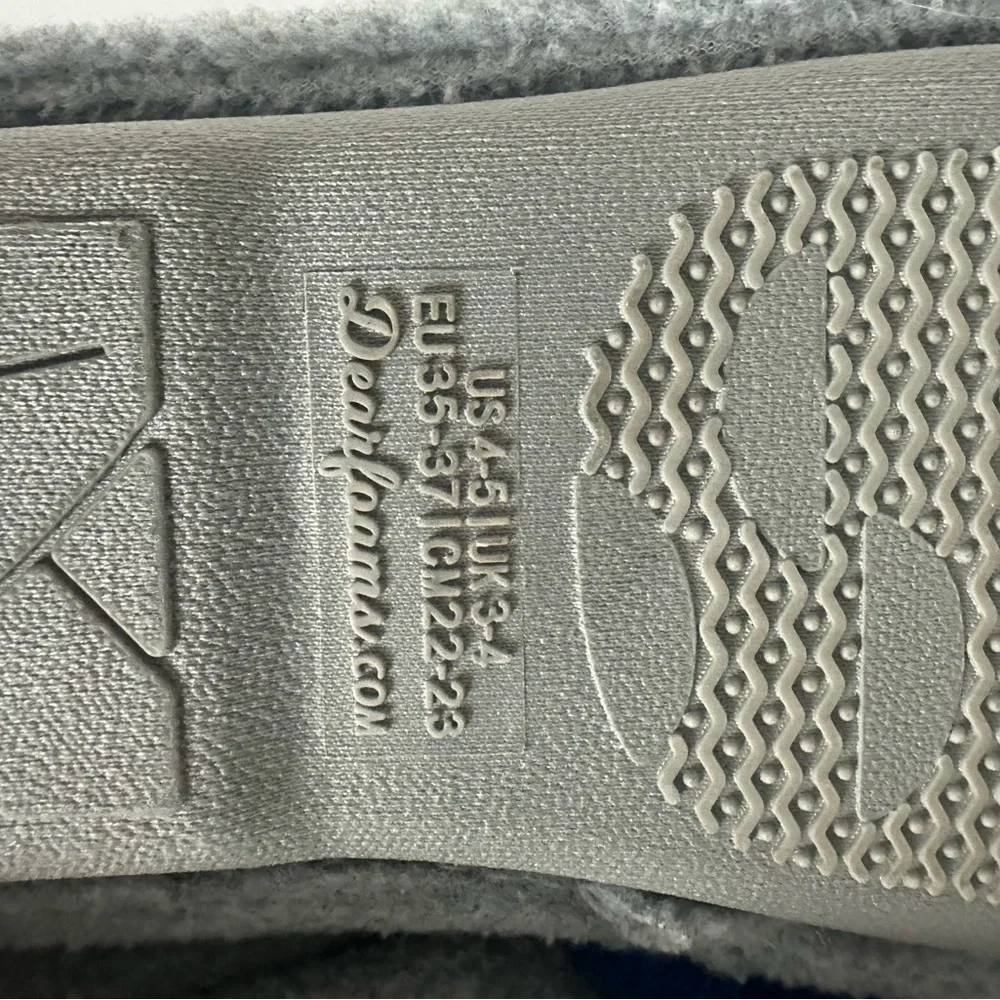 dearfoams comfortable gray