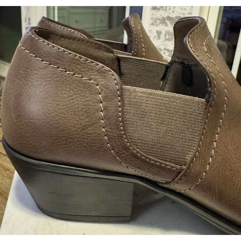 Weatherproof vintage women