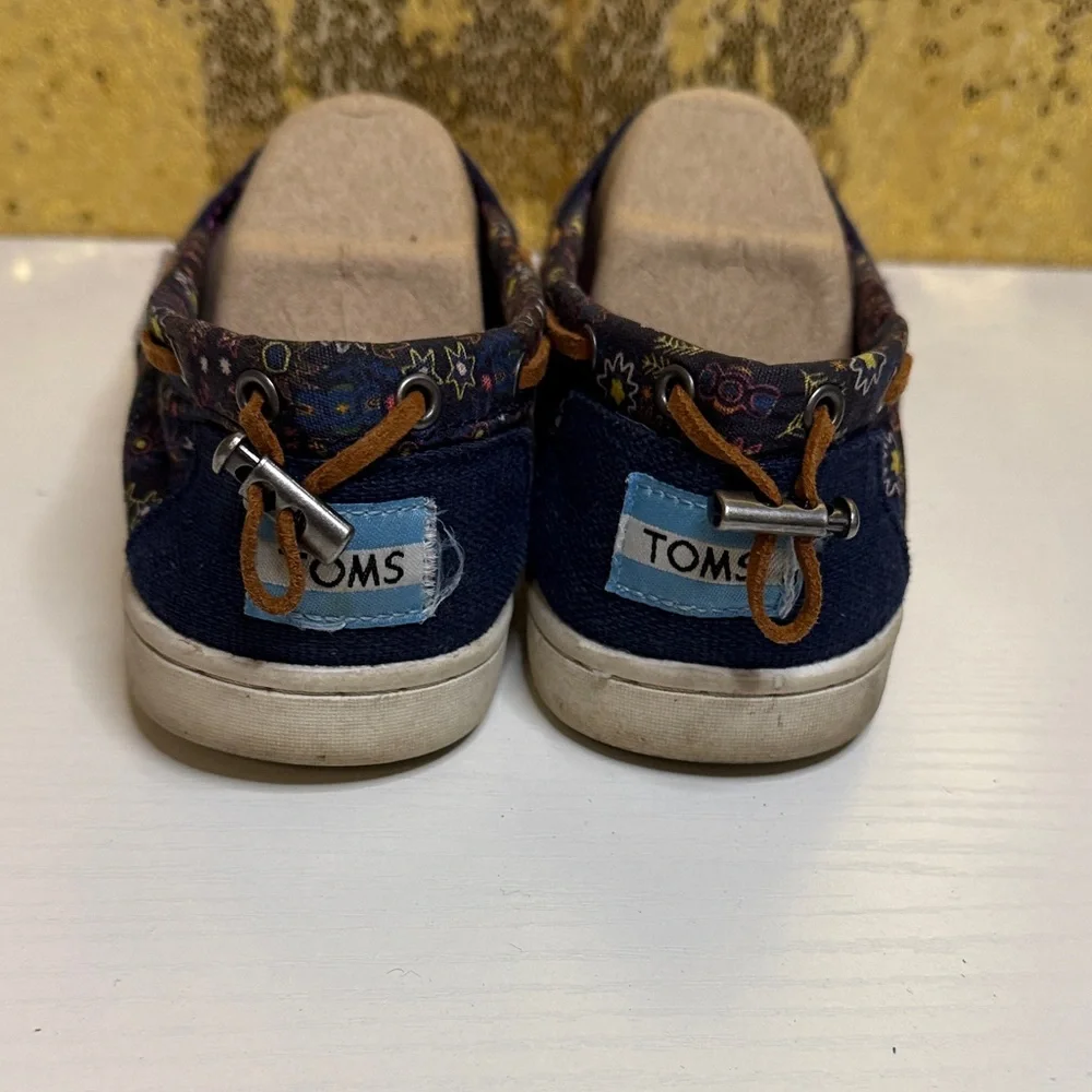 Toms stylish navy