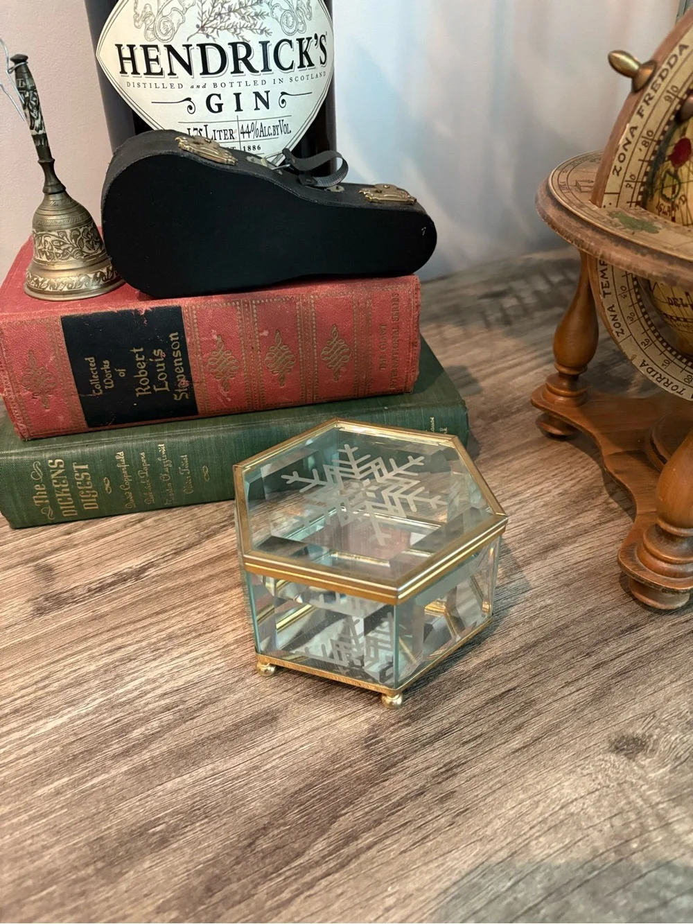 Glass Hexagon Jewelry Box with Gold Trim - Snowflake Engraving, Clear